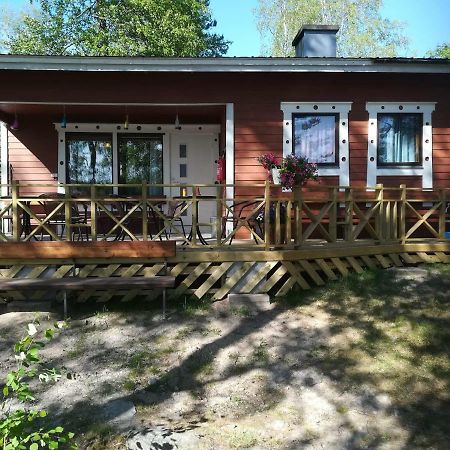 Pirttiniemen Lomakylae Hotell Muurasjärvi Eksteriør bilde